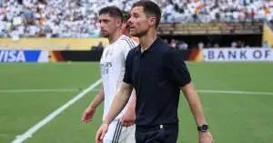 فالفيردي يخبر ألونسو بقرار مفاجئ: لاعب مهم في ريال مدريد يخطط للرحيل بنهاية الموسم!