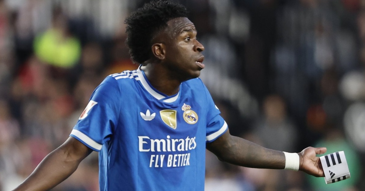 فينيسيوس جونيور يفاجئ الجميع ويشترط على فلورنتينو بيريز التعاقد مع مدرب تاريخي للبقاء في ريال مدريد!