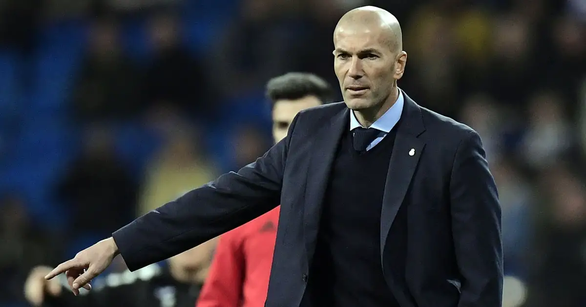 زيدان يضع شروطه للعودة مجددًا إلى ريال مدريد: هل توافق الإدارة على تنفيذ خطته؟