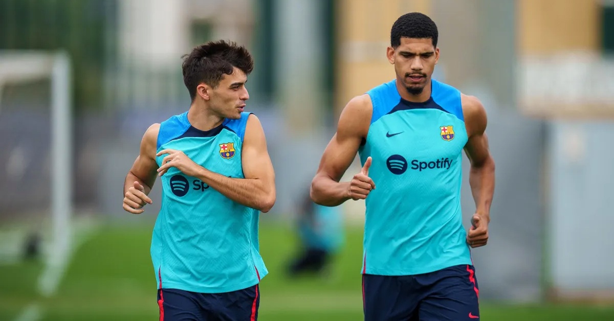 أراوخو وبيدري يواجهان أزمة كبيرة في برشلونة بسبب تراجع أداء أحد نجوم الفريق