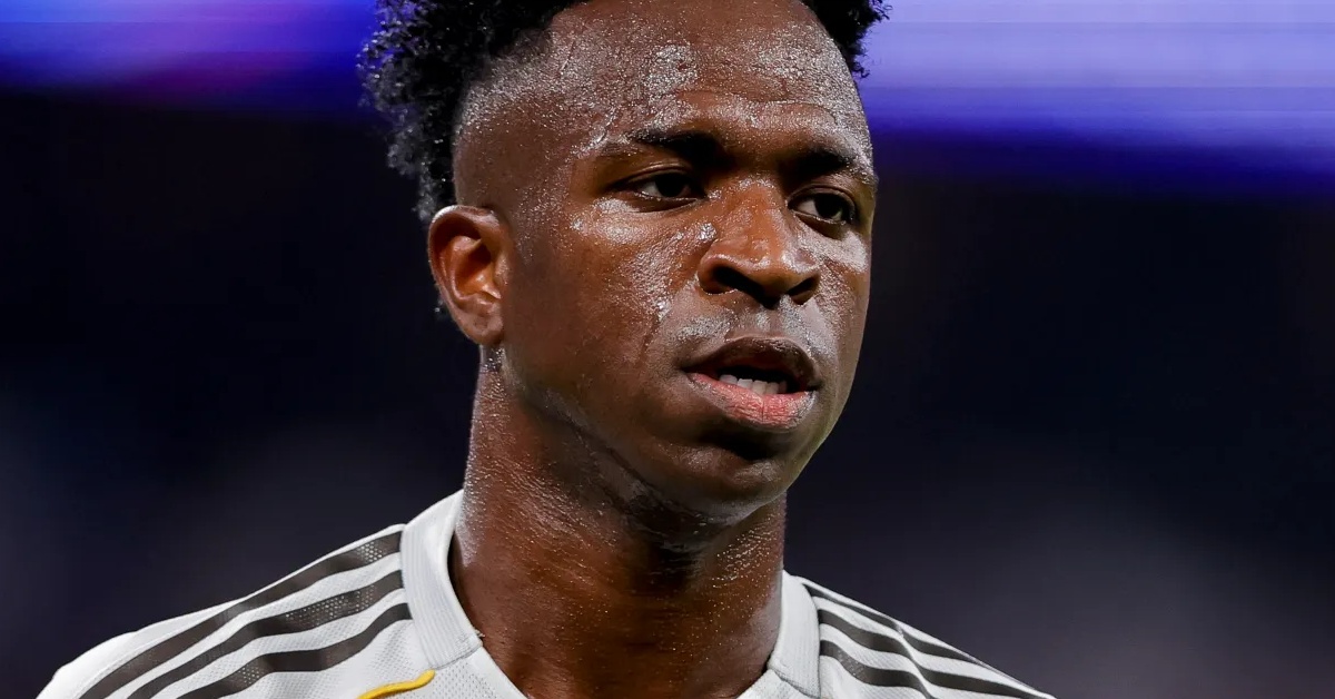 أزمة في ريال مدريد: لاعبو الفريق يطالبون بيريز باتخاذ قرار حاسم بشأن فينيسيوس!