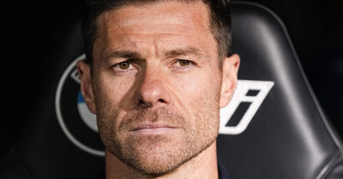 أزمة كبيرة تهدد مستقبل تشابي ألونسو في ريال مدريد: لاعبو الفريق يضغطون على بيريز لطرده!