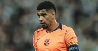إريك غارسيا وأراوخو يتحدّيان ثقة فليك في لاعب برشلونة المفاجئ