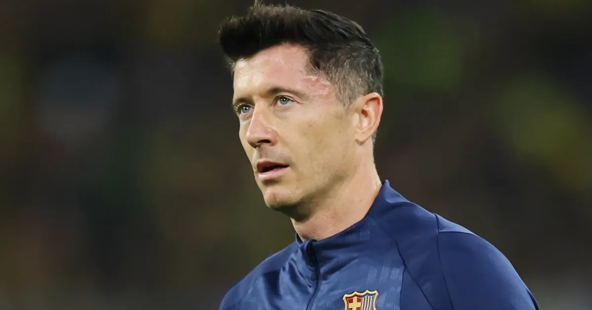 برشلونة يعثر على بديل مفاجئ لرأس الحربة بعد رحيل ليفاندوفسكي