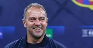 برشلونة يدهش الجميع بخطوة مفاجئة تجاه فليك… ورد غير متوقع من المدرب!