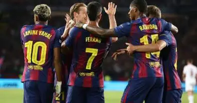 برشلونة يرفض عرضًا مغريًا ويغلق الباب أمام رحيل اللاعب المُفضل لفليك في سوق الانتقالات!