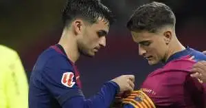بيدري وغافي يكتشفان القرار الحاسم لمستقبل نجم برشلونة الشاب!