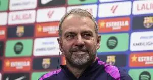 صفقة دفاعية نارية تنتظر برشلونة.. فليك يختار الهدف الرئيسي وخطة بديلة جاهزة