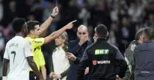 فضيحة في البرنابيو: طرد ثلاثة لاعبين وريال مدريد في قلب العاصفة!