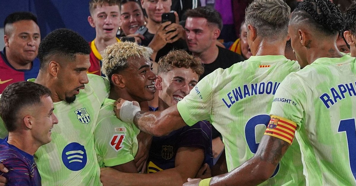 هانسي فليك كان محقًا… لاعب لا يرقى لمستوى برشلونة ويضع لابورتا أمام مأزق معقد للتخلص منه