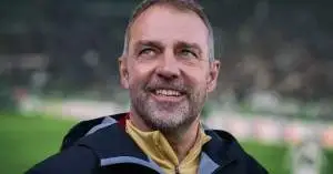 هانسي فليك يعتذر بشكل مفاجئ… لاعب برشلونة الشاب يحصل على فرصته الكبرى