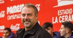 هانسي فليك يفجر مفاجأة: ثنائي البريميرليغ على طاولة برشلونة لحل الأزمة الدفاعية الكبرى!