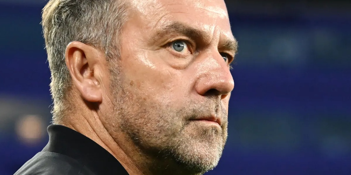 هانسي فليك يرفض استمرار أحد أفضل نجوم برشلونة رغم تألقه اللافت