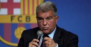 لابورتا يتخذ قرارًا حاسمًا: رحيل أحد نجوم برشلونة في الموسم المقبل!