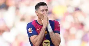 ليفاندوفسكي على مفترق طرق في برشلونة: مستقبل النجم البولندي يُحسم قريبًا!