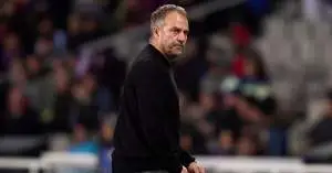 مباراة حاسمة لبرشلونة ضد أتلتيكو مدريد: فليك يُفاجئ الجميع بتغييرات هامة في التشكيلة!