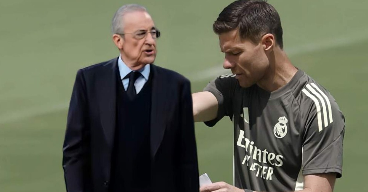 خطة سرية لبيريز: المدرب الأسطوري مرشح للعودة إلى ريال مدريد في حال رحيل تشابي ألونسو