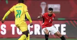 قرار مفاجئ داخل منتخب مصر قبل المواجهة الحاسمة.. تغييرات غير متوقعة تهز حسابات الفراعنة