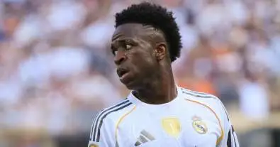 ريال مدريد يفكر في خطوة صادمة.. فينيسيوس قد يكون ثمنًا للتعاقد مع نجم باريس سان جيرمان!