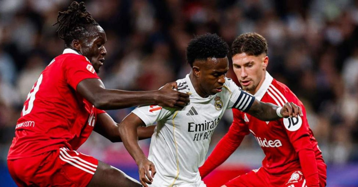 صافرات الاستهجان تُفجّر الجدل في البرنابيو… فينيسيوس جونيور أمام أخطر اختبار في ريال مدريد