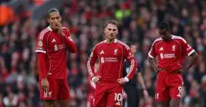 نجم هجومي يقترب من الرحيل عن ليفربول.. سيناريو مفاجئ يفتح الباب أمام برشلونة