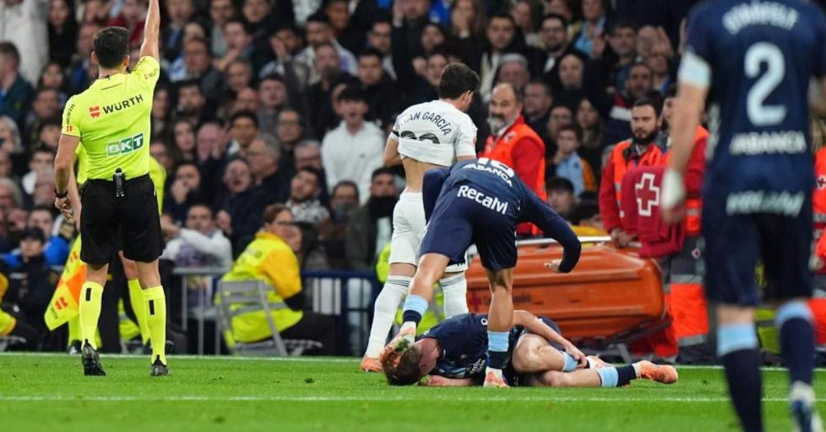 نجم ريال مدريد ينهار داخل غرفة الملابس بعد الهزيمة من سيلتا فيغو.. ويعتذر لزملائه في مشهد صادم