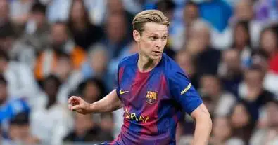 تقارير: برشلونة يضع دي يونغ و30 مليون يورو ضمن صفقة للتعاقد مع نجم عالمي