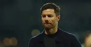 تشابي ألونسو في مأزق خطير داخل ريال مدريد: شبه مؤامرة ضده في غرفة الملابس