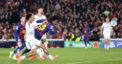 تطور مفاجئ يربك حسابات برشلونة في دوري أبطال أوروبا بعد الانتصار علي آينتراخت فرانكفورت!