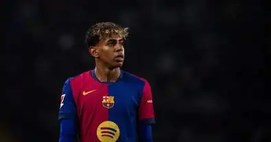 توتر غير متوقع داخل برشلونة… لامين يامال في قلب أزمة صامتة تهز كامب نو