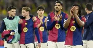 زلزال في برشلونة: لاعب أساسي سابق يقترب من الرحيل بعد تصاعد التوتر مع فليك!