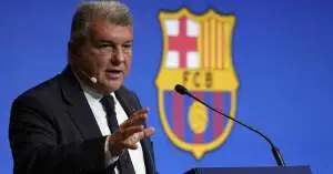 زلزال في برشلونة… لابورتا يحسم مستقبل نجم الفريق قبل الميركاتو الشتوي!