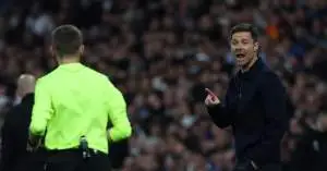 زلزال في ريال مدريد: مشادة قوية بين لاعب أساسي وتشابي ألونسو بعد مفاجأة غير متوقعة!