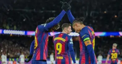 برشلونة يقلب الطاولة ويهرب من الملحق الأوروبي.. طريق ممهد نحو النهائي وخصوم ناريون في دور الـ16!