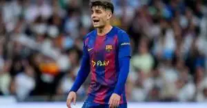 بيدري يثور على زميله في برشلونة بسبب تجاهل تعليمات فليك!