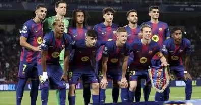 كامب نو على صفيح ساخن: مستقبل ثلاثي برشلونة في خطر!
