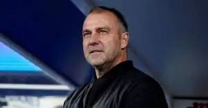 فليك على صفيح ساخن.. إدارة برشلونة تجهز خليفته السري رغم النجاح الكبير