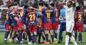 غضب داخل برشلونة بعد السوبر.. نجم الفريق يفكر في الرحيل بسبب هانسي فليك!