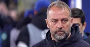 هانزي فليك يفرض قبضته الحديدية في برشلونة… نجم شاب يدفع ثمن القرار!