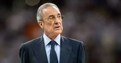 هزيمة صادمة لريال مدريد أمام برشلونة في السوبر… بيريز يثني على نجم الفريق رغم الخسارة