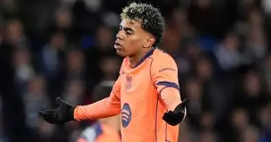 لامين يامال يثير الفوضى في برشلونة ويقطع علاقته بزميله بعد قراره المثير!