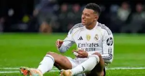 قلق في ريال مدريد قبل مواجهة بنفيكا.. موقف مبابي يثير الشكوك وتحركات خاصة في فالديبيباس