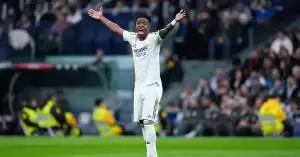 قرار صادم بعد ليلة البرنابيو.. فينيسيوس يرد على صافرات الاستهجان بخطوة مفاجئة تهز ريال مدريد!