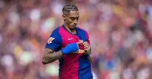 رافينيا يضغط لإقصاء نجم برشلونة من التشكيلة الأساسية في كأس السوبر!