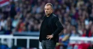 صدمة في كامب نو.. فليك يفقد الثقة ويقرر التضحية بنجم برشلونة الكبير