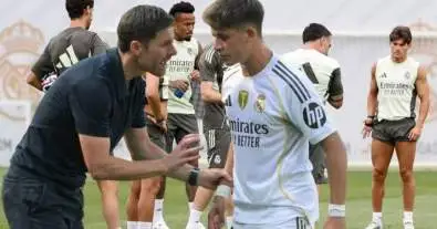 توتر متصاعد داخل ريال مدريد.. أردا غولر يشعر بالظلم وقرارات تشابي ألونسو تحت المجهر