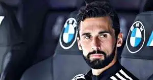 زلزال في ريال مدريد: أربيلوا يطيح بأحد نجوم الفريق ويصر على رحيله فورًا!