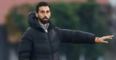 أربيلوا يبدأ عهده بزلزال هجومي.. لاعب كبير يُدفع نحو الرحيل بصمت