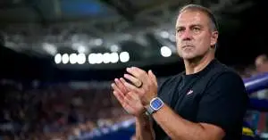 الحقيقة التي أخفاها الوقت تظهر أخيرًا… فليك يعترف بخطأه تجاه نجم برشلونة!