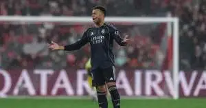 انقسام خطير داخل ريال مدريد.. مبابي يعترض على نجم أساسي ويطالب بتدخل عاجل